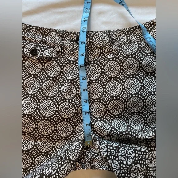 Talbots Chocolate and Ivory Geometric short size 4 - Picture 7 of 10